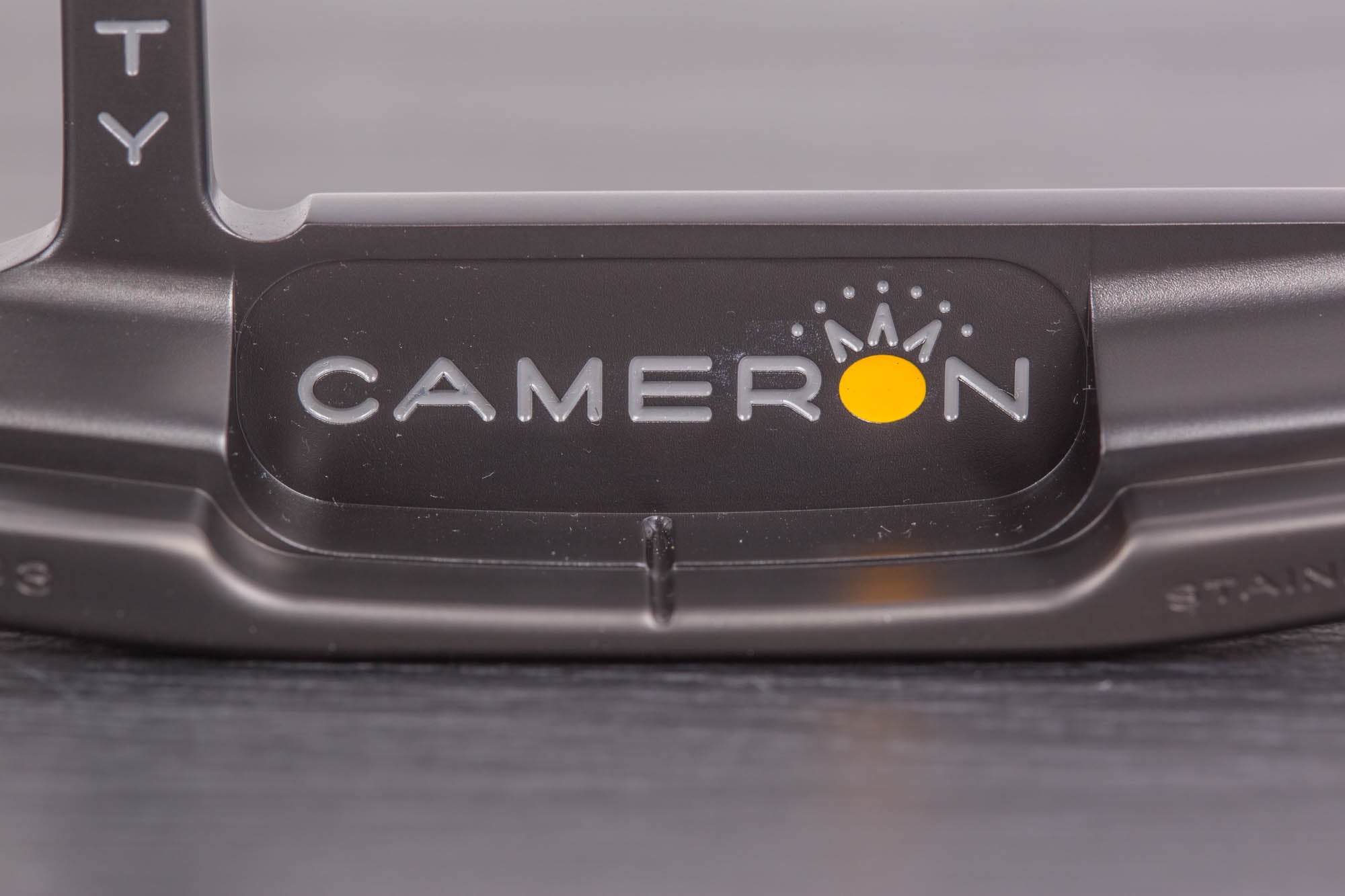 SCOTTY CAMERON STUDIO INOX NEWPORT BEACH Putter 35 pouces avec housse SCOTTY CAMERON STUDIO INOX NEWPORT BEACH Putter 35 pouces avec housse